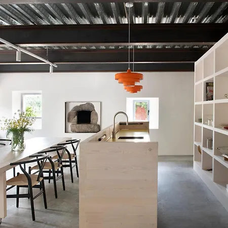 Casa De Diseño Con Gran Terraza