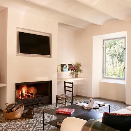 Casa De Diseño Con Gran Terraza